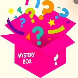 Mystery Bundle 5 Ladies-Small, medium, large or x-large clothing items. NWT/EUC